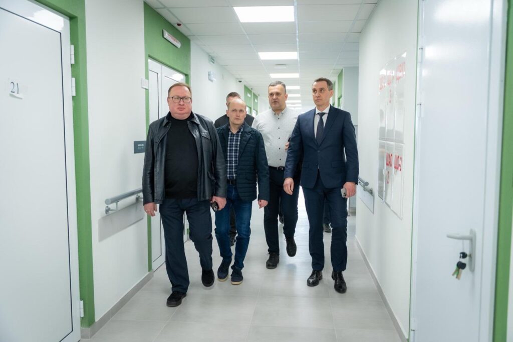 1 Міністр особисто інспектував будівництво найдорожчого реабілітаційного центру на Рівненщині