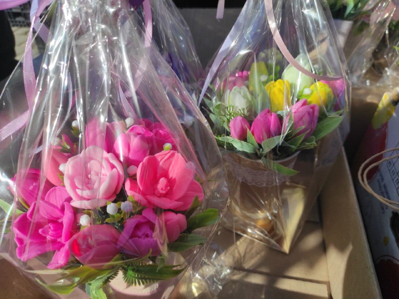 1 Скільки коштують квіти на 8 березня на Рівненщині?