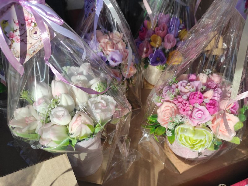 1 Скільки коштують квіти на 8 березня на Рівненщині?