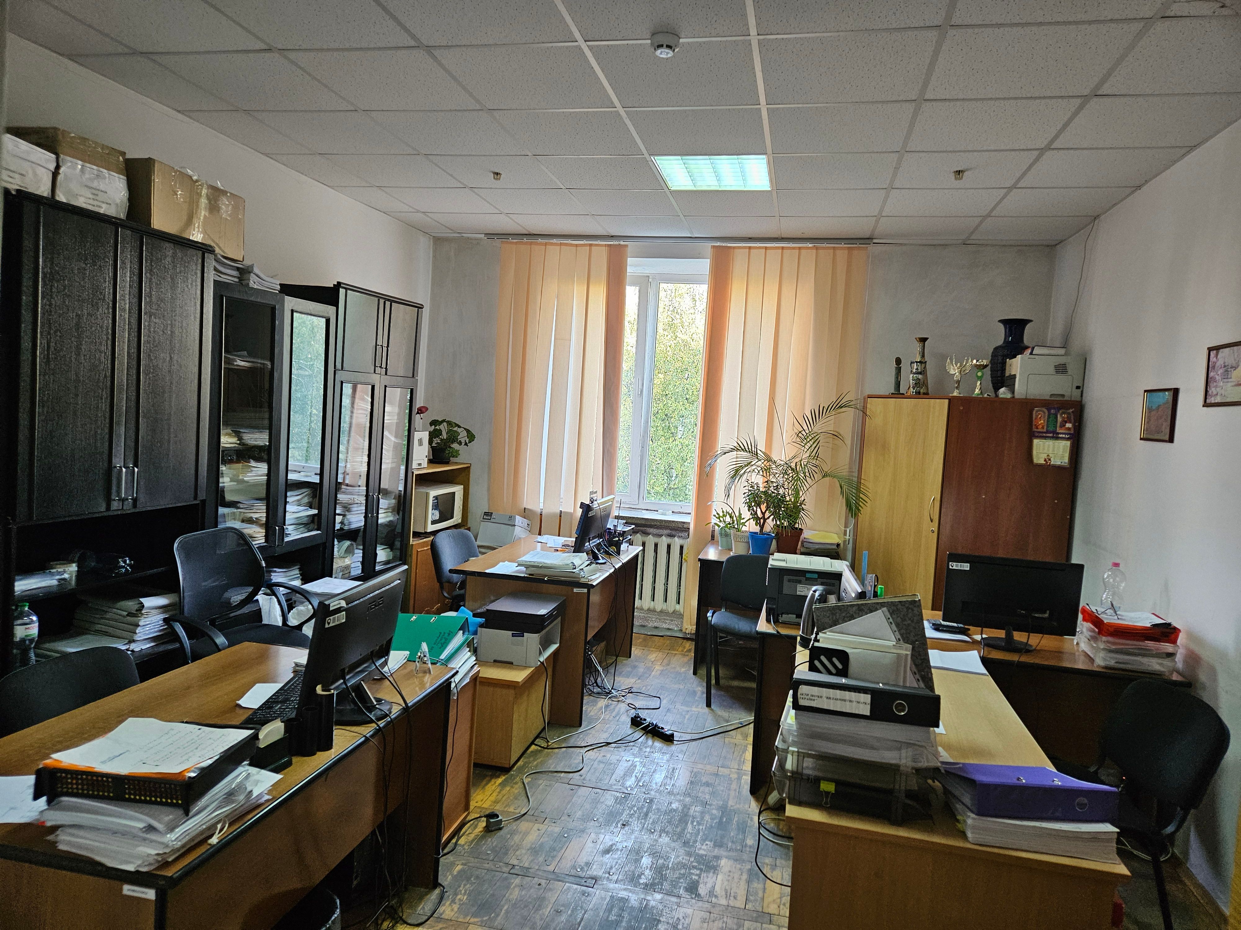 Укрпошта виставила майно на 200 млн грн, але лот у Рівному зняли з торгів 0000