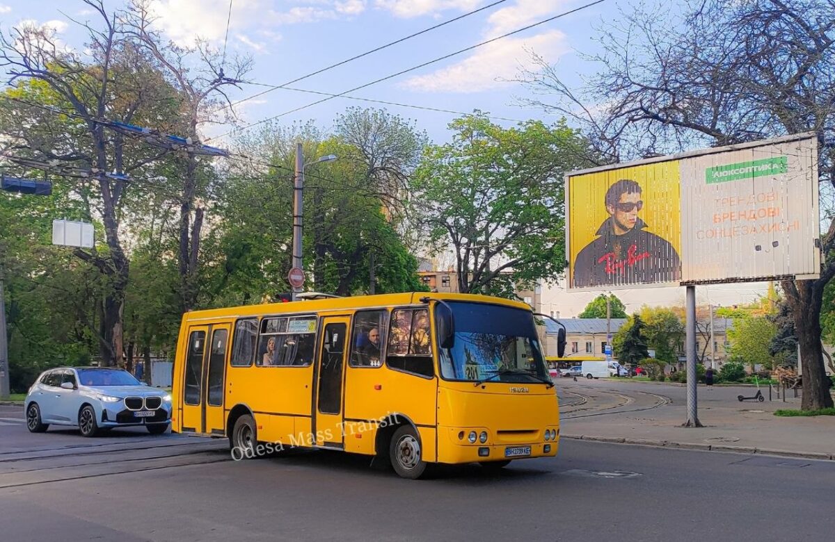 Їздити як раніше не вийде — у Рівному змінили правила для самокатів