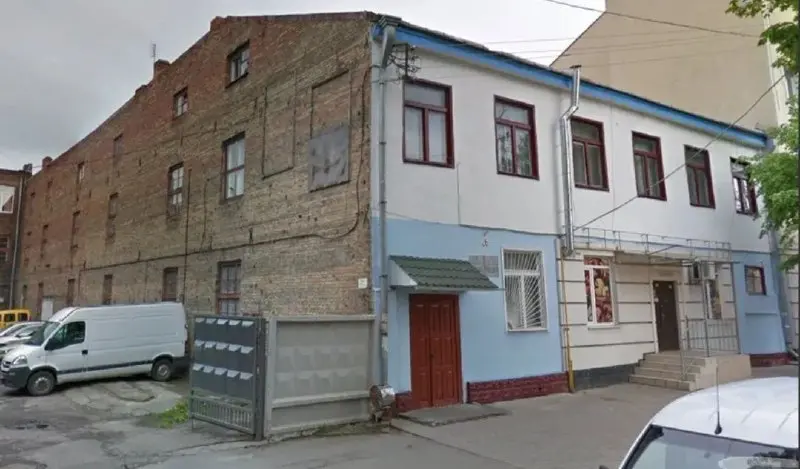 Скандальну будівлю на Петлюри у Рівному викупила нова компанія