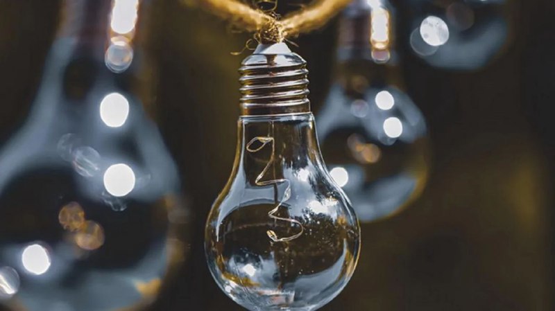 Відомо, кому сьогодні ввечері на Рівненщині вимкнуть світло за графіком