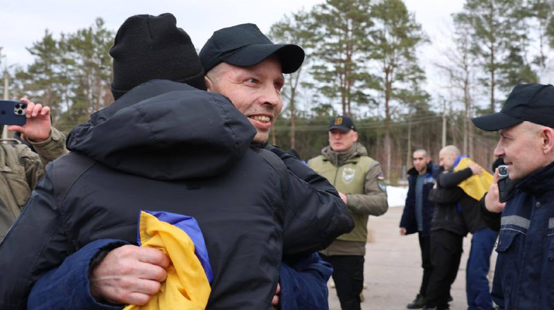 Додому з полону рф повернулося 300 захисників, з них – 13 мешканців Рівненщини