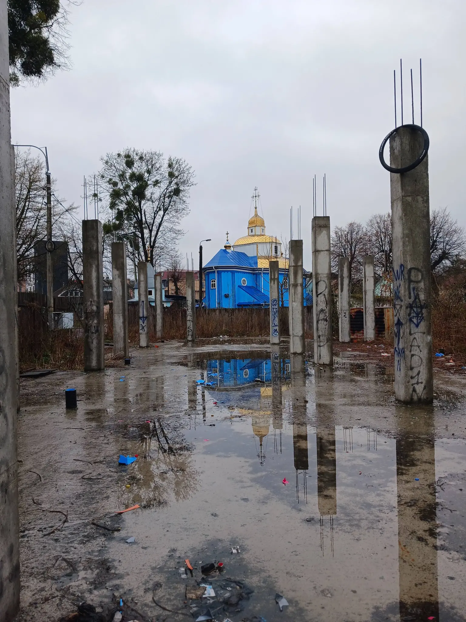 Найстаріша церква Рівного зустрічає ювілей серед недобудови та сміттєзвалища 0000