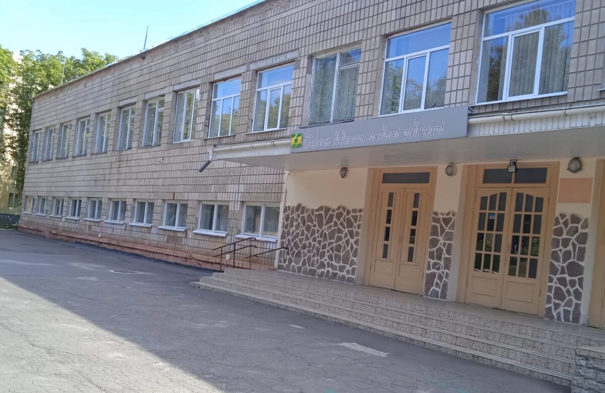 У Рівному виник конфлікт навколо ліцею №8 — батьки заявляють про «фактичне закриття», влада заперечує