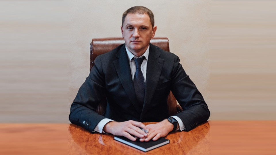 Зарплата понад мільйон і долари готівкою — що задекларував головний прокурор Рівненщини