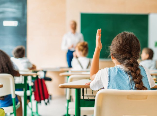 У Рівному школярів терміново переводять на дистанційку на Великодні свята