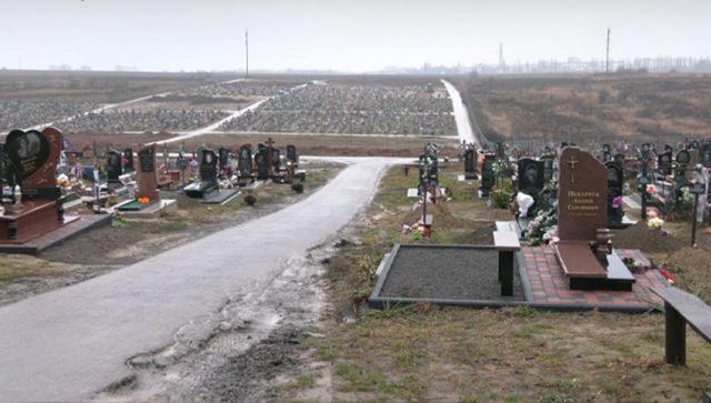Біля кладовища у Рівному облаштують нову парковку за півтора мільйона гривень