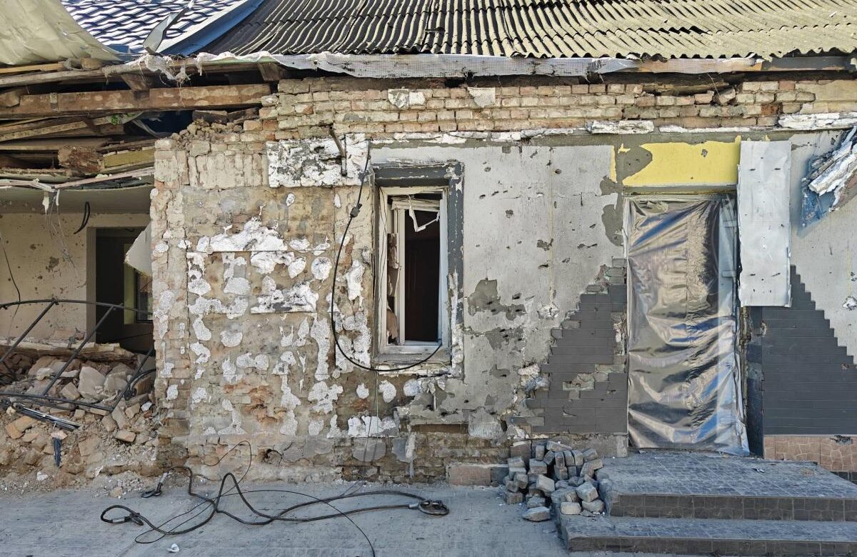 Відбудували за три дні — як на Рівненщині оговтуються після атаки російських дронів