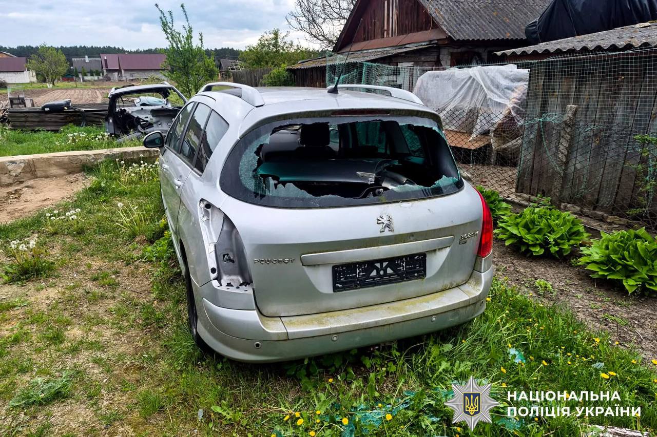 Уламки пошкодили авто після атаки дронів: що робити рівнянам та чи можна отримати компенсацію 0000