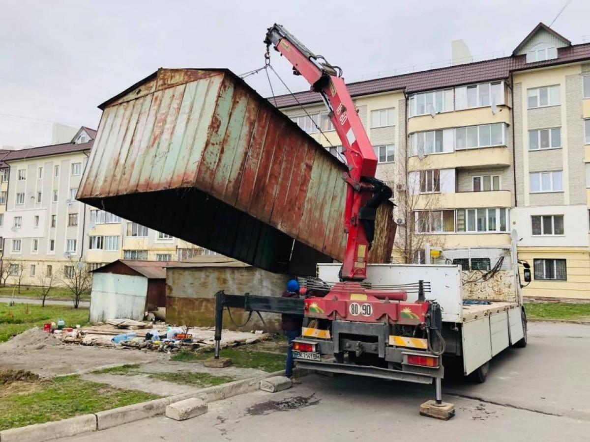 Мерія Рівного оприлюднила список із 300 гаражів та МАФів, які підуть під знесення 0000