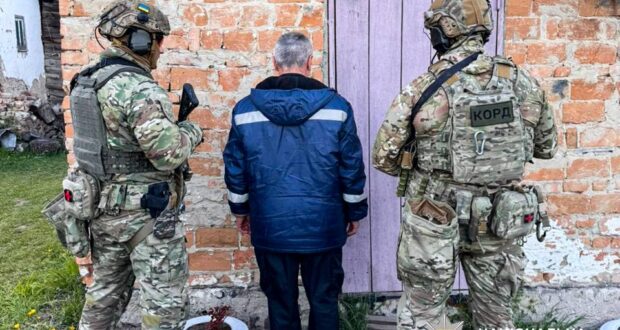 Стрільця з Рівненщини затримали у підвалі покинутої хати з автоматом та гранатою