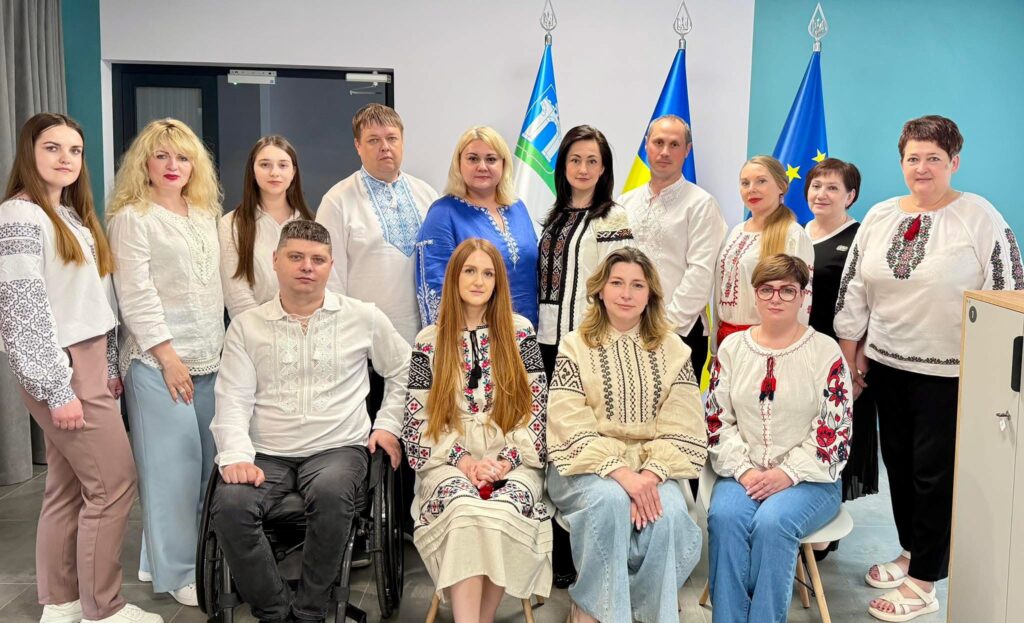 1 Рівненські колективи у День вишиванки заполонили соцмережі барвистими світлинами