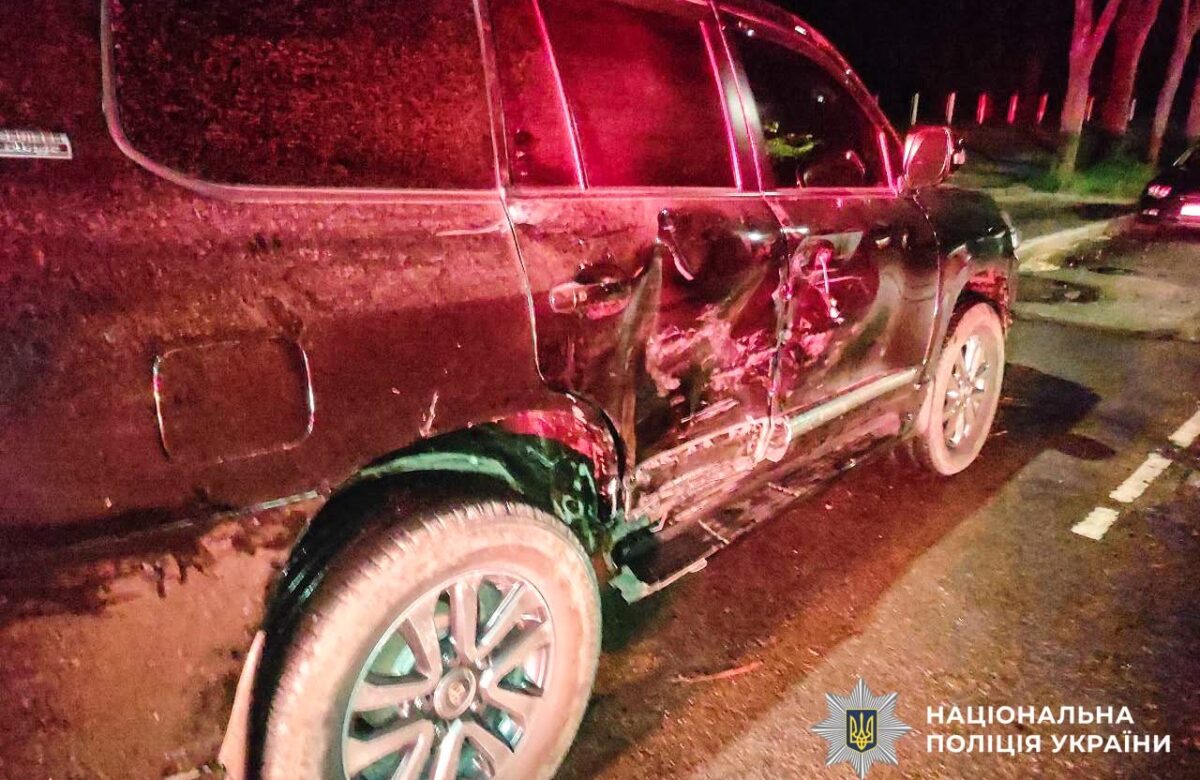 Біля Рівного позашляховик збив хлопця на скутері і втік з місця ДТП (Відео)