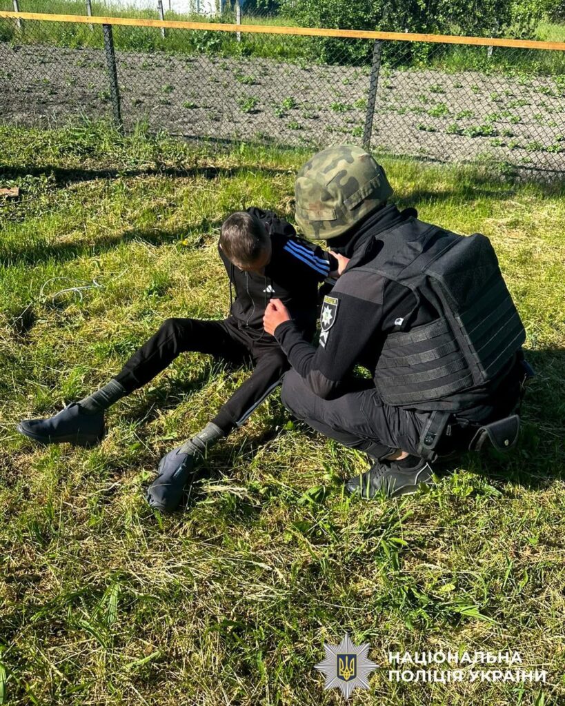 1 На Сарненщині чоловіка затримали з бойовою гранатою: вдома знайшли ще дві