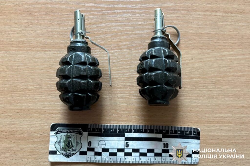 1 На Сарненщині чоловіка затримали з бойовою гранатою: вдома знайшли ще дві