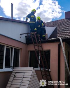 1 Поліція показала перші кадри атаки на Рівненщину — троє загиблих, кількість поранених зросла (ФОТО)
