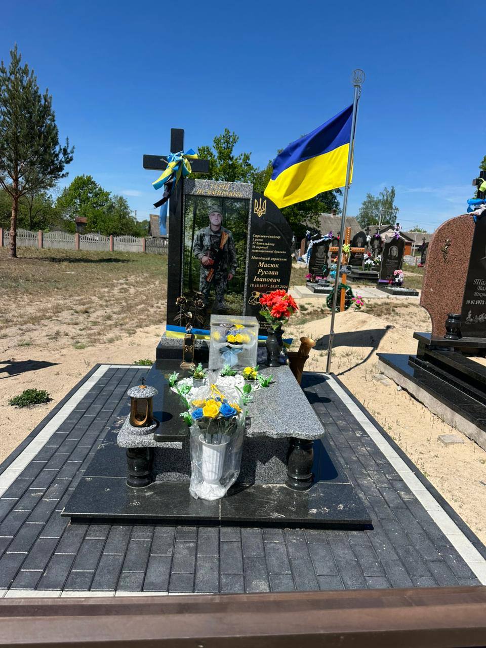 1 Голова Зарічного на Рівненщині Богдан Квачук прокоментував скандал навколо Алеї Слави та надав докази вшанування полеглих воїнів