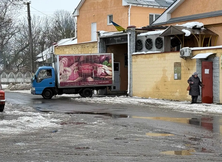«Тучинські ковбаси» виставили на продаж: за відомий бізнес на Рівненщині просять мільйон доларів