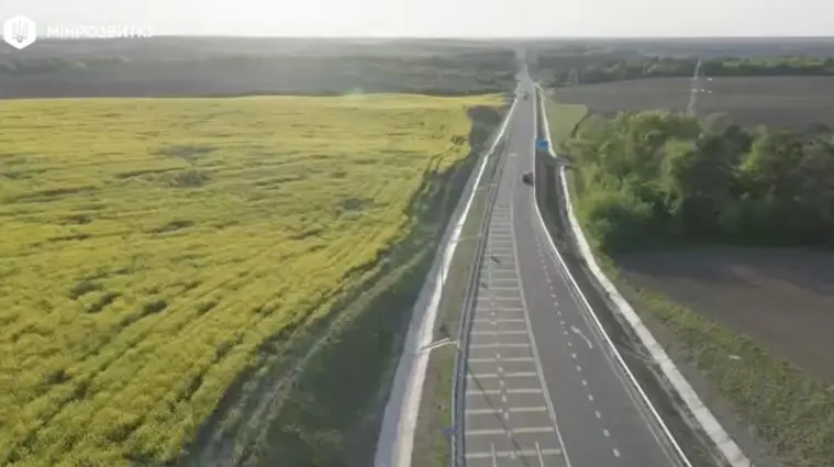 Водії тепер їздитимуть до Польщі в обхід Рівного абсолютно новою дорогою, яку будували з 2019 року