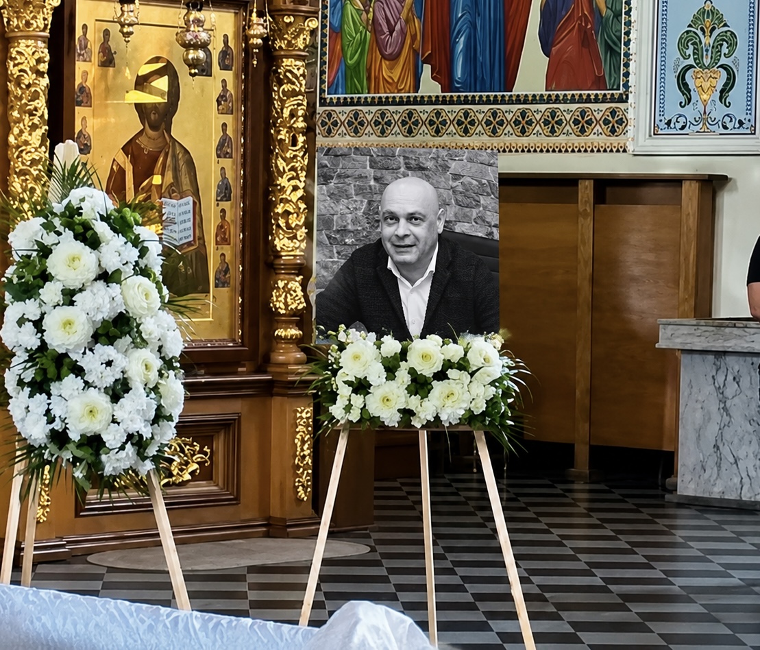 Поховали поруч із мамою — у Рівному в останню путь провели Миколу Дядюся 0000