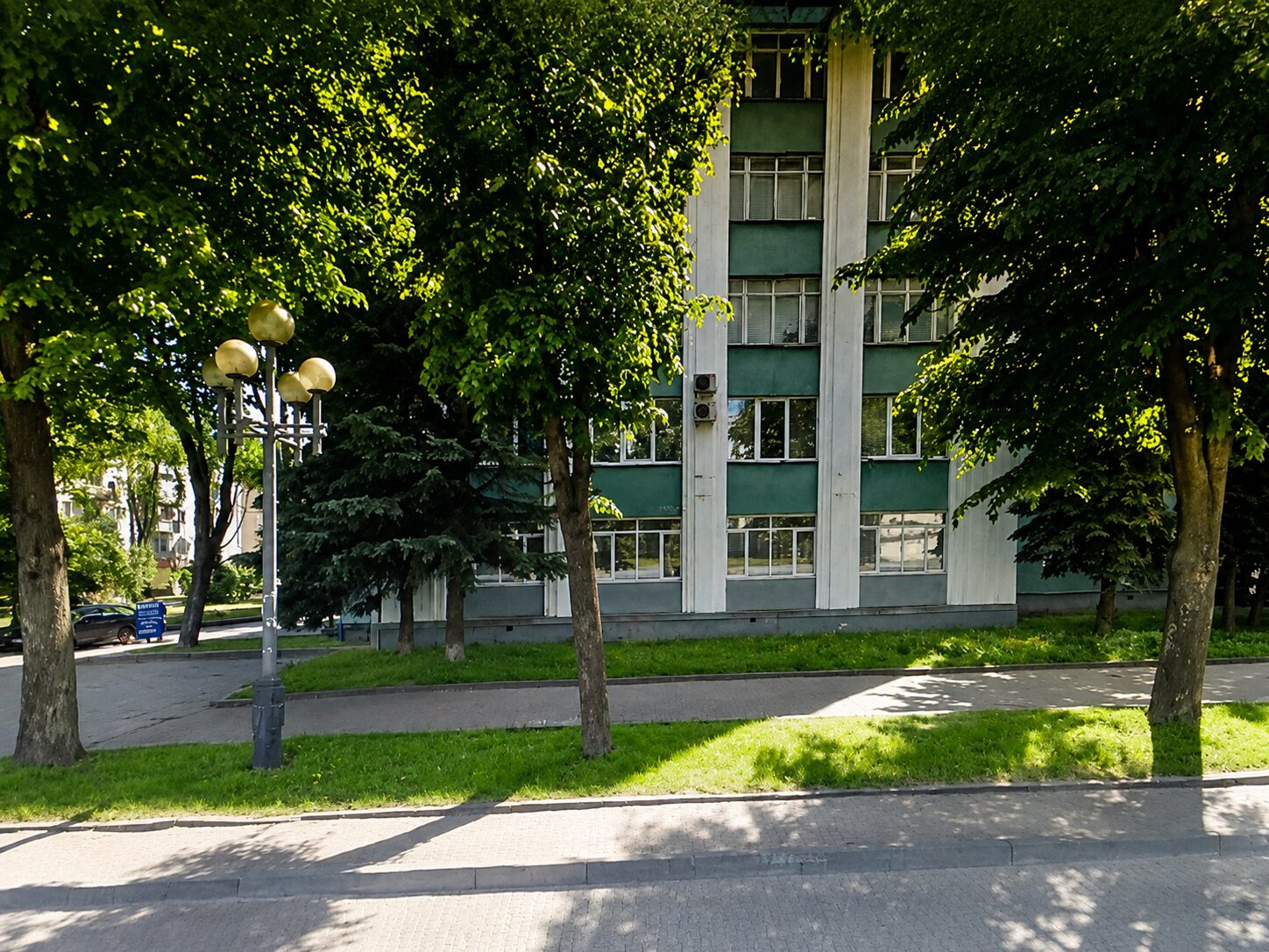 Навпроти Рівненської ОДА продають державне приміщення всього за 2,3 мільйона гривень 0000