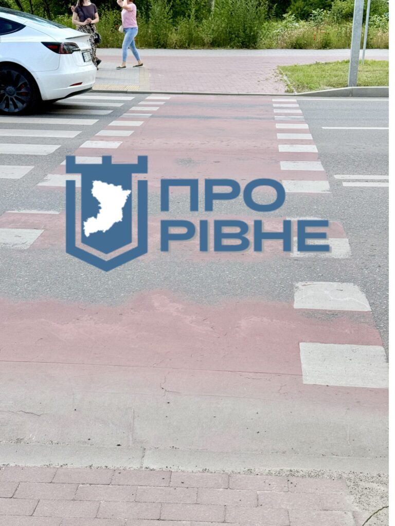 1 У Рівному дорожня розмітка за 8 мільйонів не протрималася і двох місяців