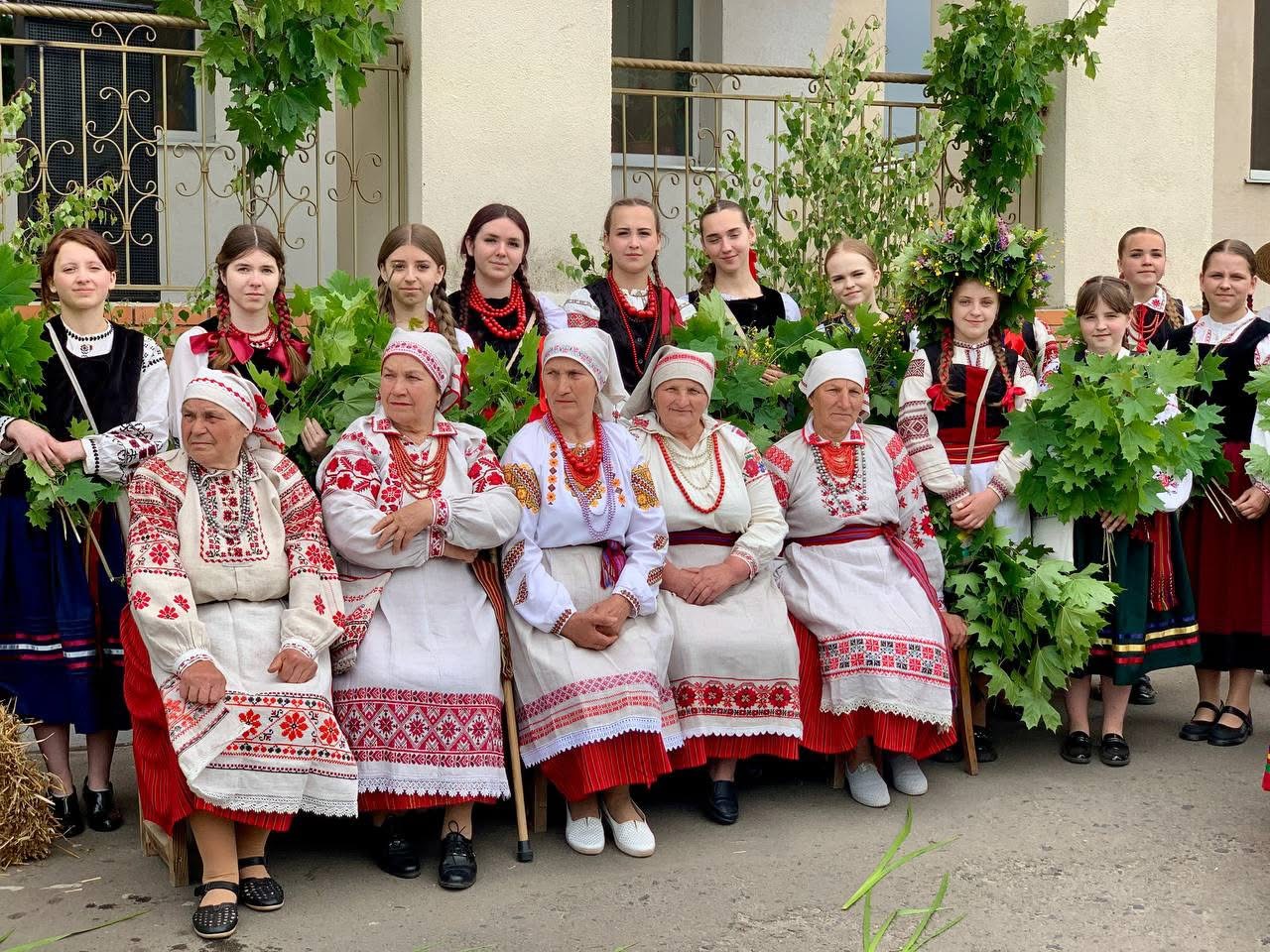 У Сварицевичах на Рівненщині відбулося традиційне «Водіння Куста» 0000