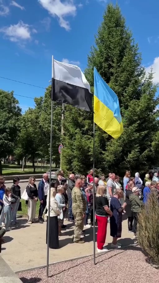 1 У Здолбунові відкрили Алею надії на честь зниклих безвісти захисників
