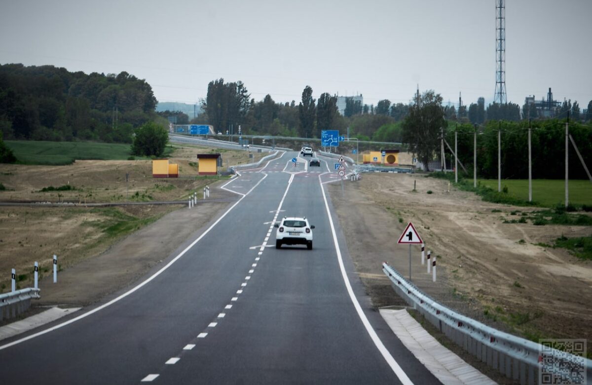 Дорогу навколо Рівного, яку будували сім років, нарешті відкрили