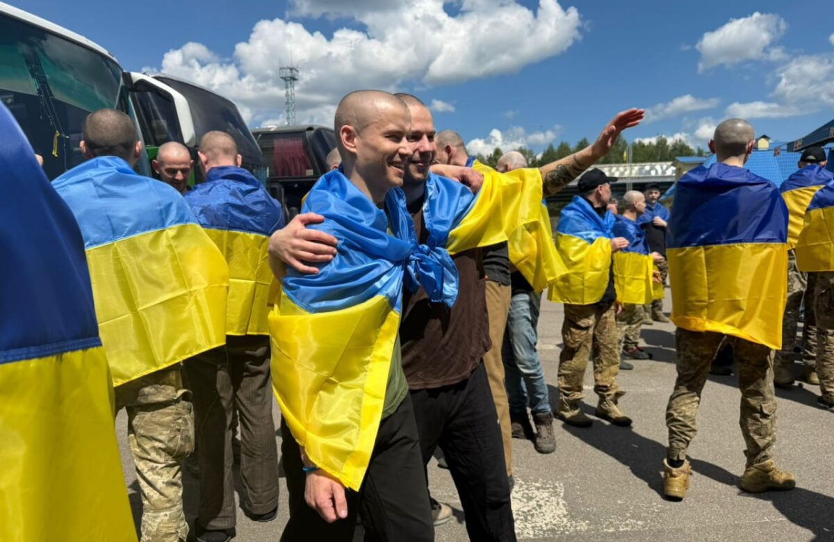 З російського полону повернулися 185 захисників України