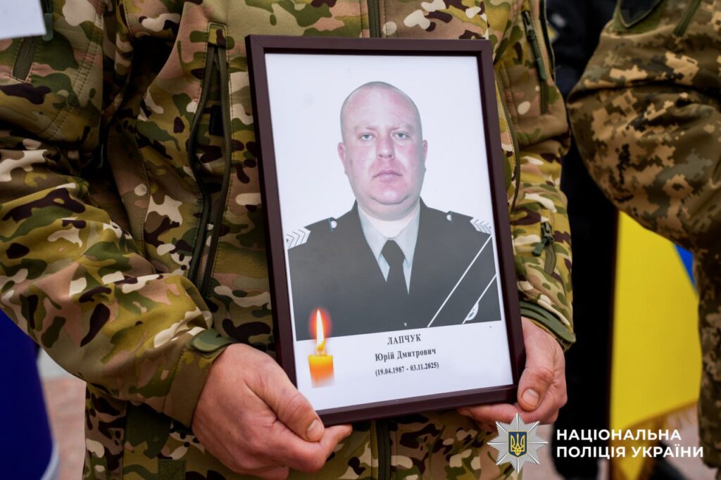 1 Троє бійців стрілецького батальйону поліції Рівненщини отримали державні нагороди посмертно