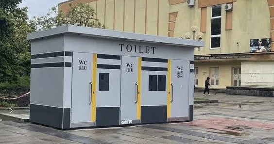 На Рівненщині знову хочуть купити громадську вбиральню за кілька мільйонів гривень