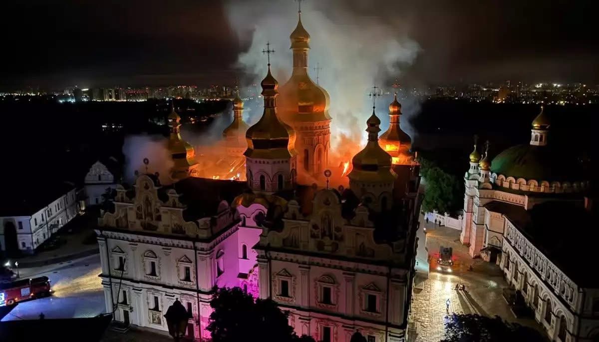 Росія вночі масовано атакувала Україну: горіла Києво-Печерська лавра 0000