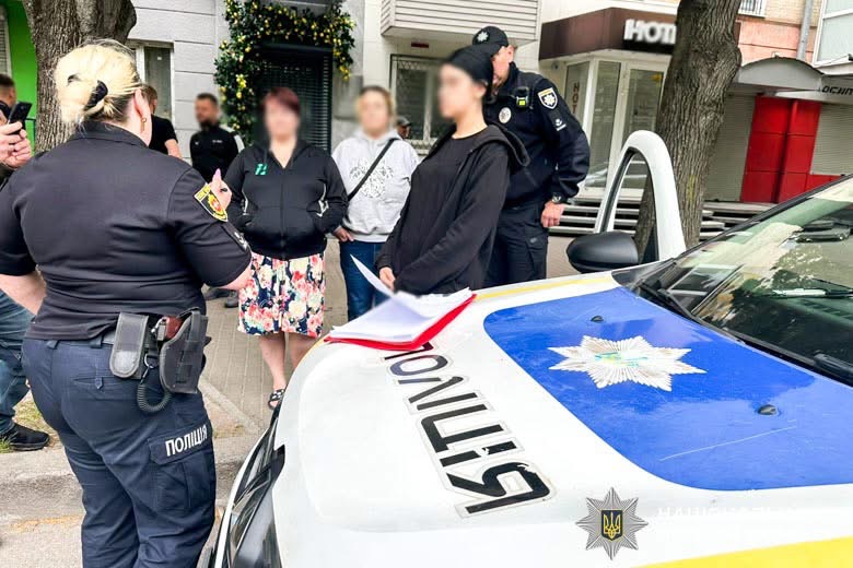 У Рівному затримали дівчину, яка забрала в 91-річної жінки понад пів мільйона гривень