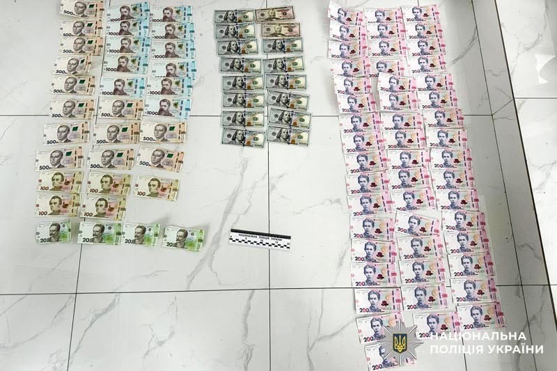 1 У Рівному затримали дівчину, яка забрала в 91-річної жінки понад пів мільйона гривень