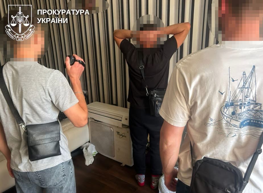 У Рівному чоловік налагодив схему продажу наркотиків через знайомих