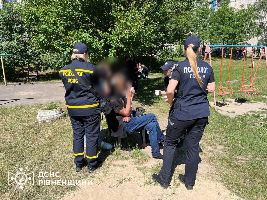 1 Хлопчик виніс із палаючої квартири дворічного племінника: стали відомі деталі трагедії у Рівному