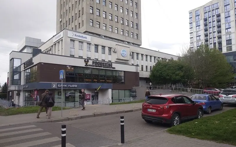 У центрі Рівного не змогли продати приміщення за 13 мільйонів
