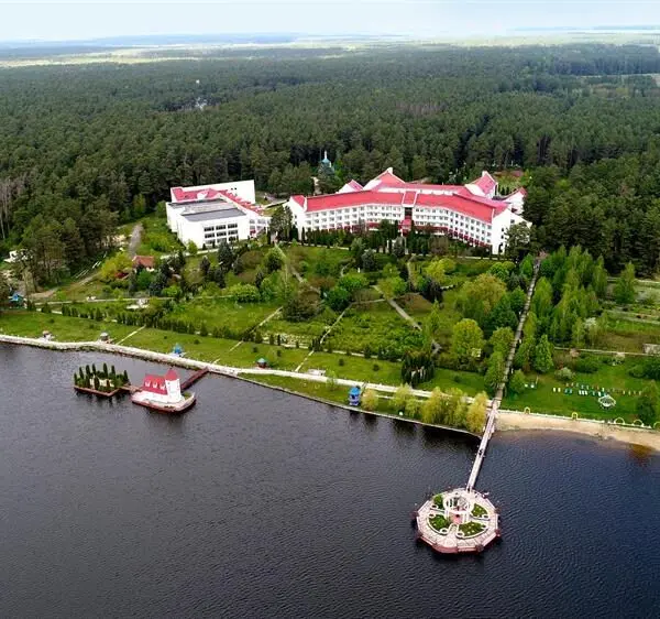 Куди піти на вихідні у Рівному: молодий борщ, Могилевська, театр та відпочинок на природі