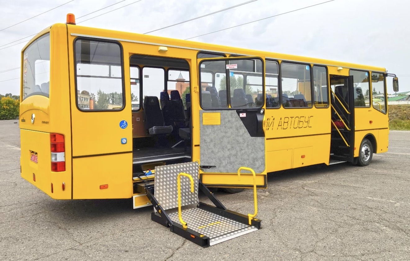 Рівненщина планує закупити п’ять інклюзивних шкільних автобусів за 22 мільйони гривень 0000