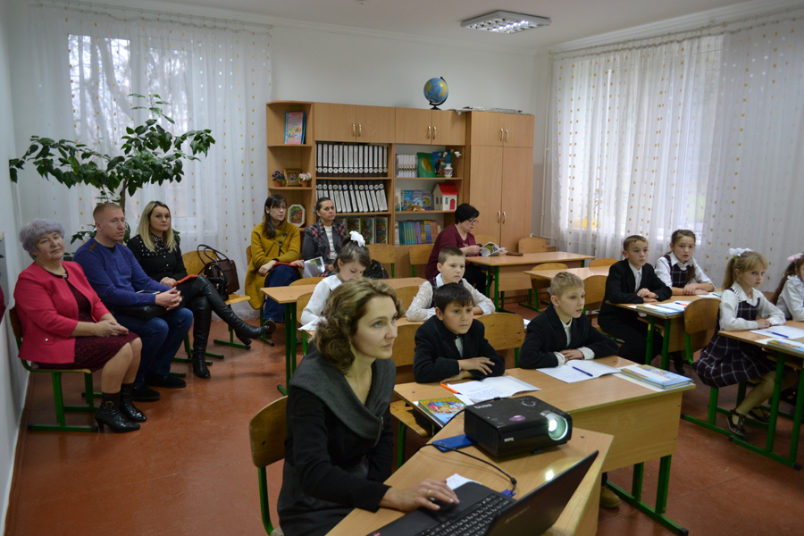 У спецшколі в Мізочі на Рівненщині достроково розірвали контракт із директоркою — хто тимчасово очолить заклад