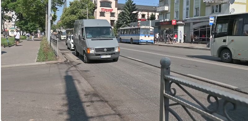 Петиція про постійний проїзд на 16 Липня у Рівному викликала суперечки — що каже влада 0000