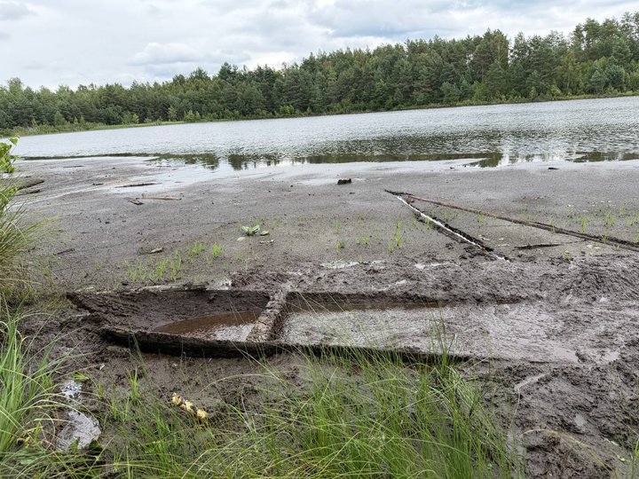 На Рівненщині рибалки випадково знайшли чотири стародавні човни(ФОТО)