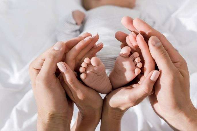 Народжуваність падає, смертність росте: яка ситуація на Рівненщині