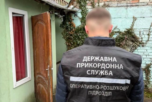 30 «волонтерів» виїхали за кордон через громадського діяча з Рівного та не повернулися в Україну