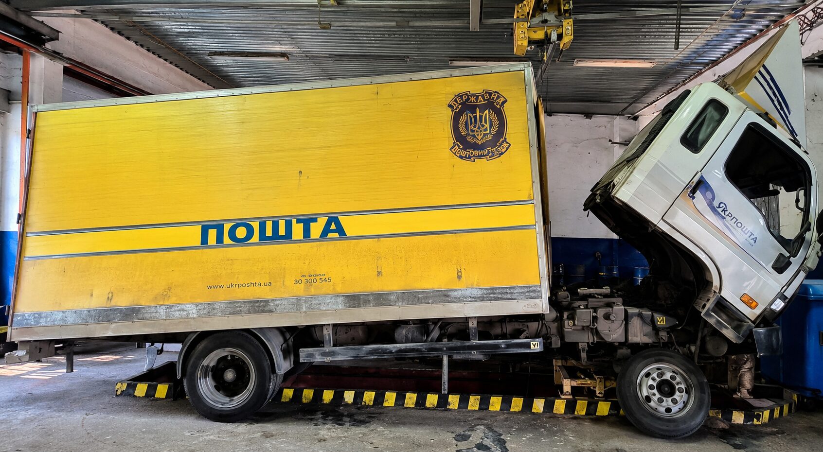 На Рівненщині «Укрпошта» виставила на аукціон десять автомобілів за понад пів мільйона гривень 0000