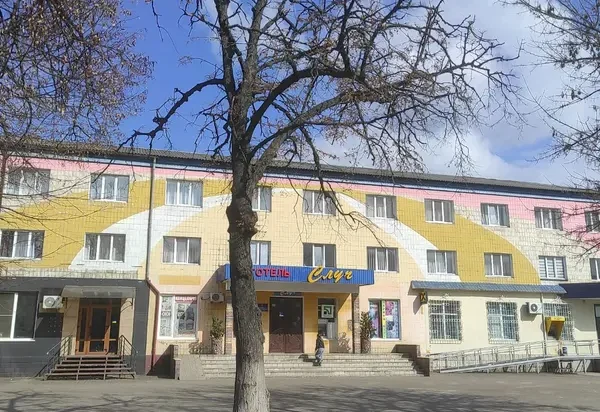 На Рівненщині за 18 мільйонів гривень продають готель з дозволом на надбудову двох поверхів 0000