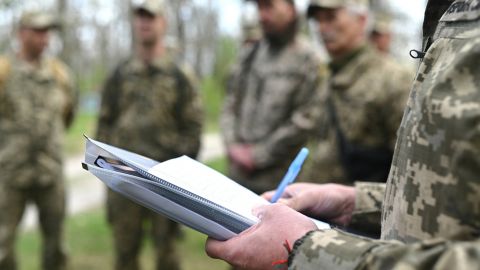 На Рівненщині біля Радивилова подружжя понад добу було заблоковане в авто працівниками ТЦК
